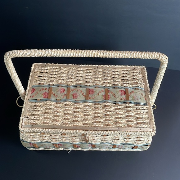Dritz Japan Vintage Sewing Basket Hinged Lid Decorative Craft Storage AS IS - Picture 2 of 13